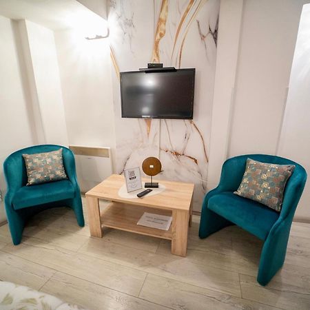 Apartmani Aleksandra U Centru Grada 克拉古耶瓦茨 外观 照片