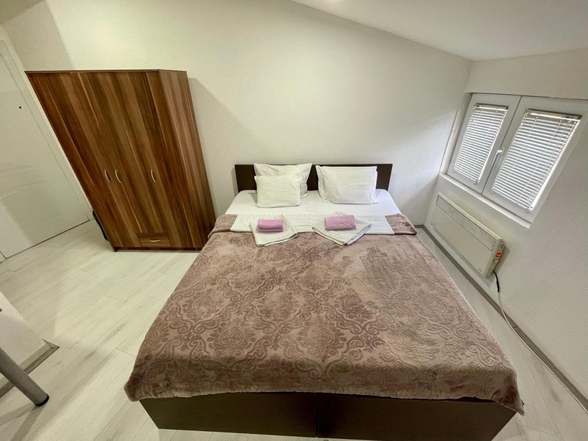 Apartmani Aleksandra U Centru Grada 克拉古耶瓦茨 外观 照片