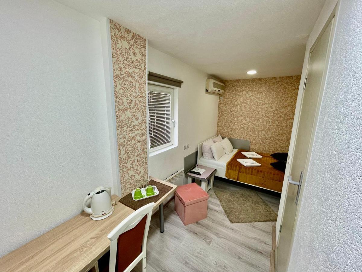 Apartmani Aleksandra U Centru Grada 克拉古耶瓦茨 外观 照片