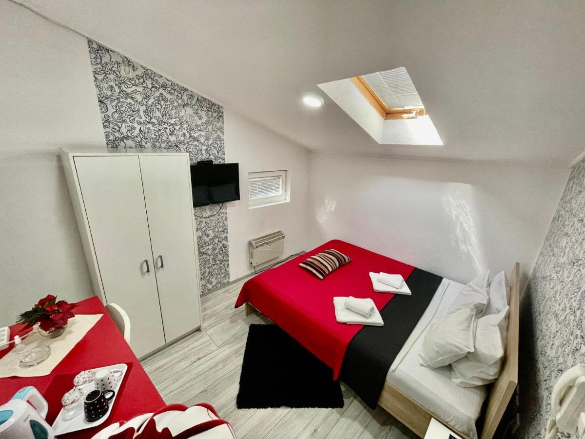 Apartmani Aleksandra U Centru Grada 克拉古耶瓦茨 外观 照片
