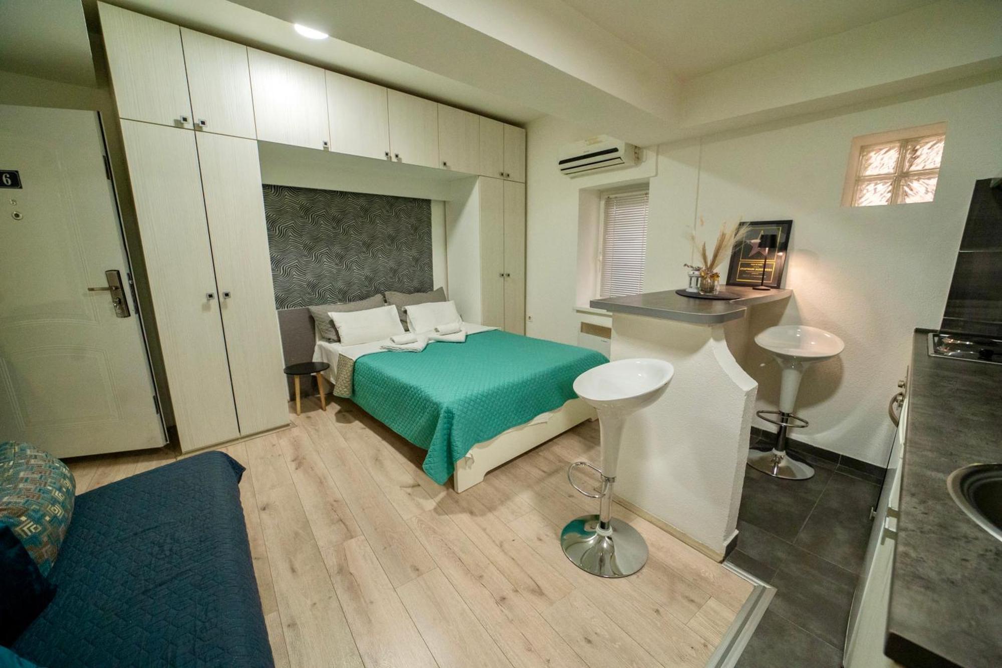 Apartmani Aleksandra U Centru Grada 克拉古耶瓦茨 外观 照片