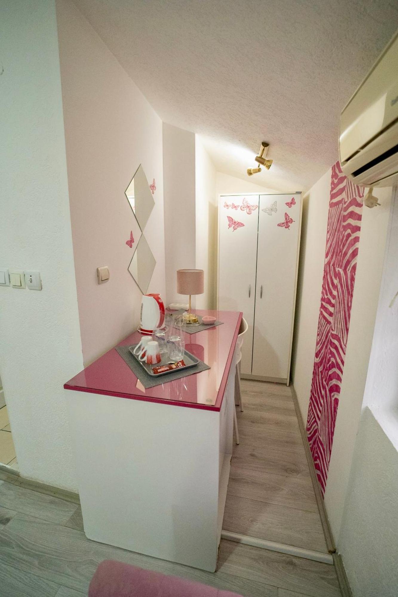 Apartmani Aleksandra U Centru Grada 克拉古耶瓦茨 外观 照片