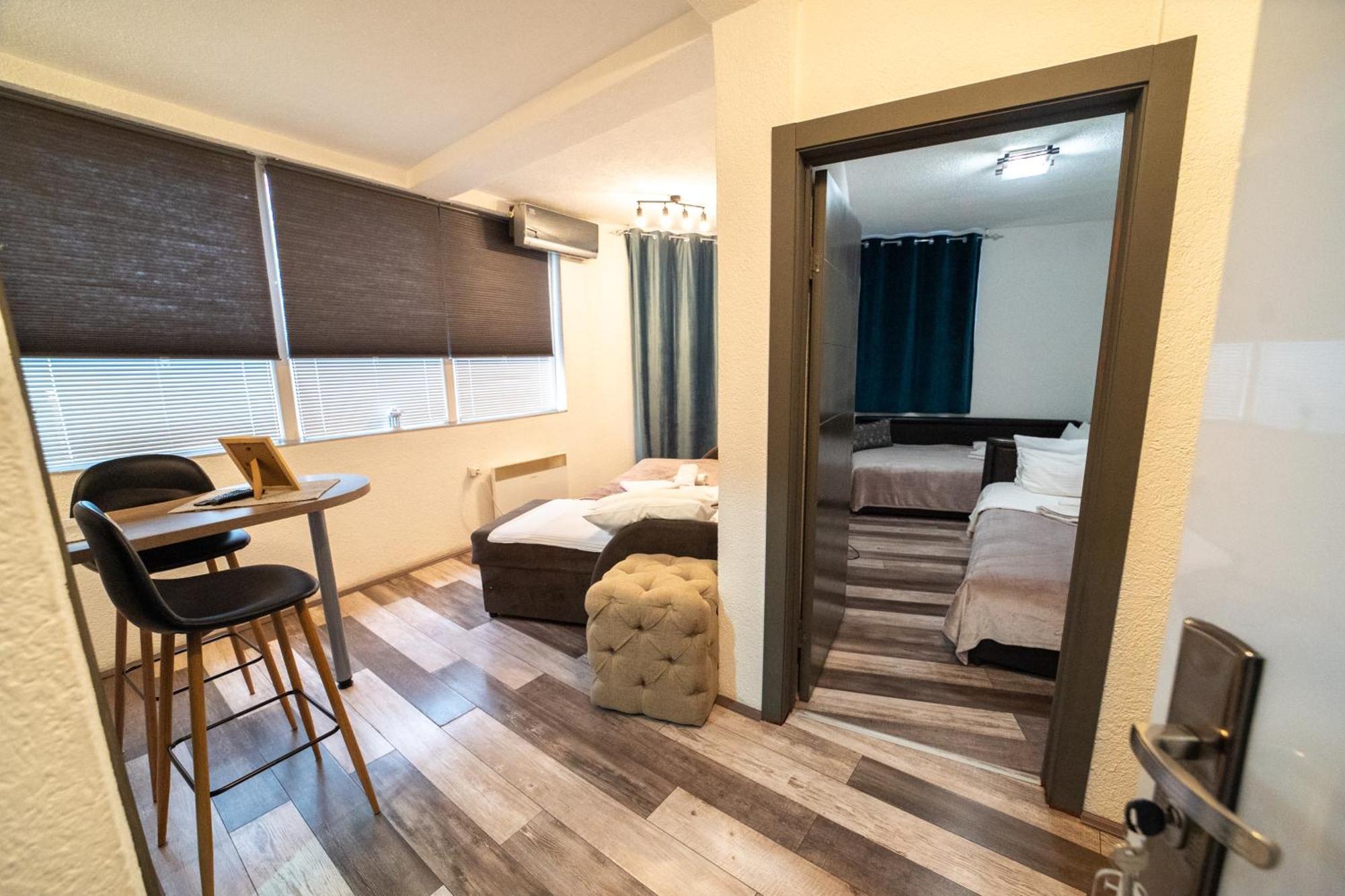 Apartmani Aleksandra U Centru Grada 克拉古耶瓦茨 外观 照片