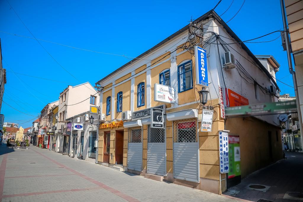 Apartmani Aleksandra U Centru Grada 克拉古耶瓦茨 外观 照片