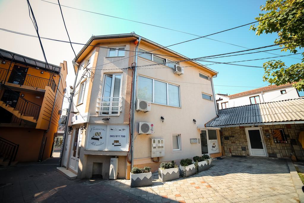 Apartmani Aleksandra U Centru Grada 克拉古耶瓦茨 外观 照片