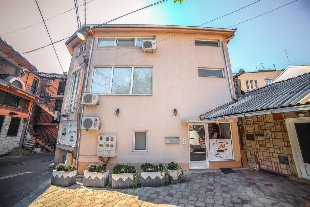 Apartmani Aleksandra U Centru Grada 克拉古耶瓦茨 外观 照片